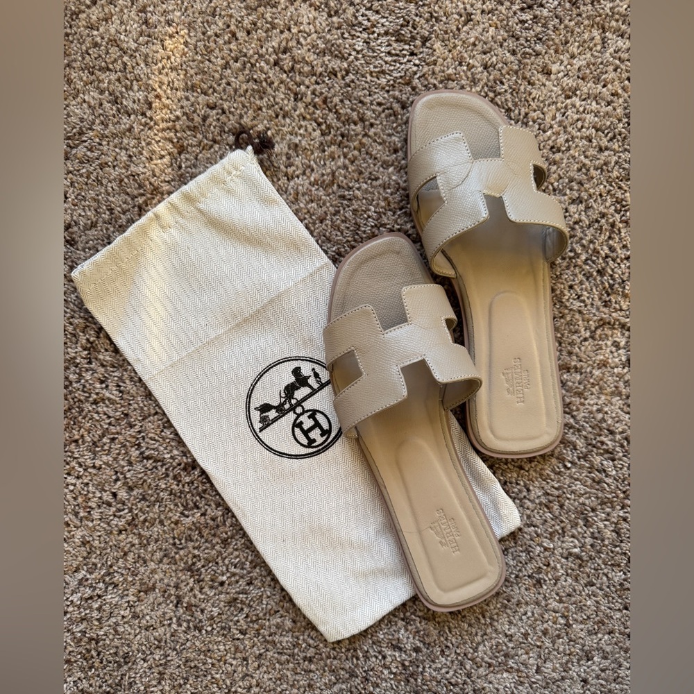 *Faux* Hermes Oran Sandal